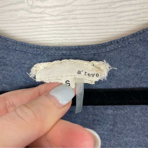 A’Reve Layered Navy Blue Flowy Tank Top Size Small - Picture 4 of 5